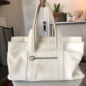 ✨SOLD✨Authentic Ferragamo white leather purse